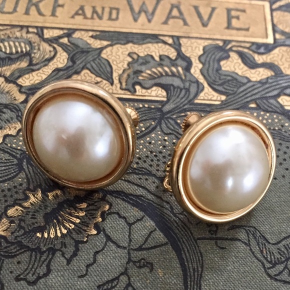 Napier Jewelry - Vtg 80s Faux Pearl Napier Screw Clip On Earrings